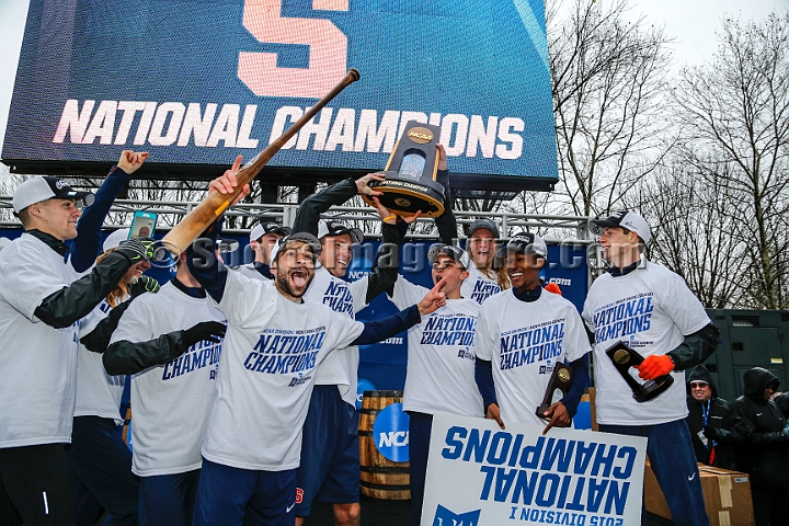 2015NCAAXC-0144.JPG - 2015 NCAA D1 Cross Country Championships, November 21, 2015, held at E.P. "Tom" Sawyer State Park in Louisville, KY.