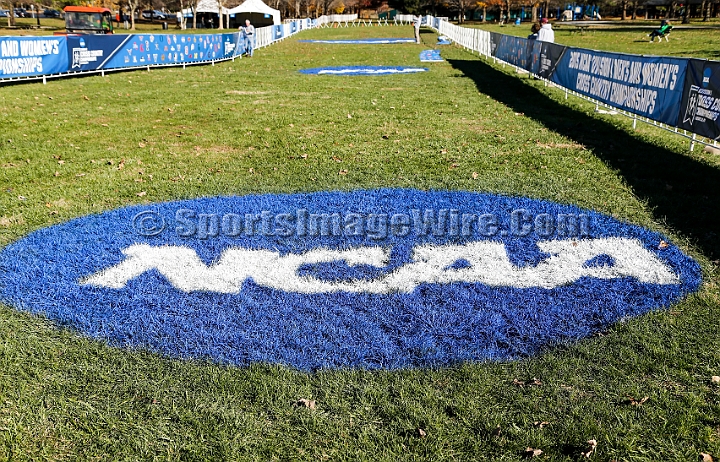 2015NCAAXCFri-005.JPG - 2015 NCAA D1 Cross Country Championships, November 21, 2015, held at E.P. "Tom" Sawyer State Park in Louisville, KY.