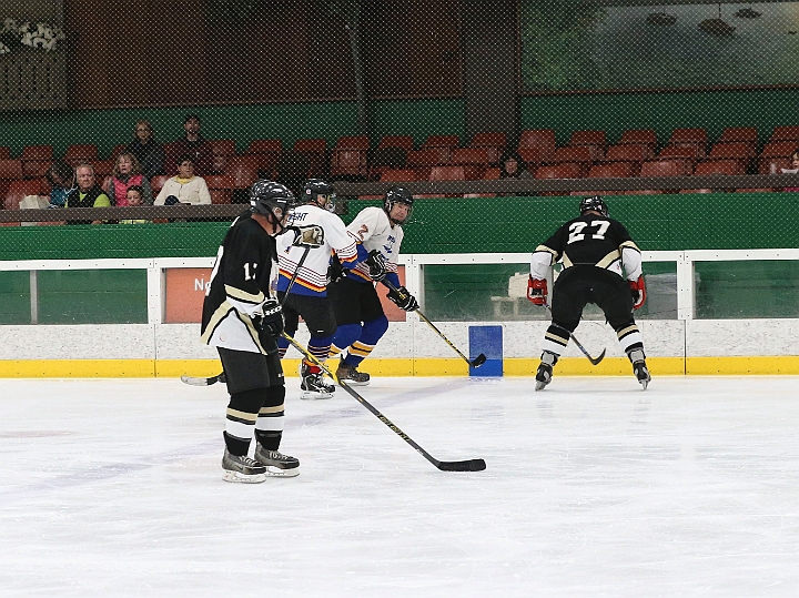 2016Bombers7-17-035.JPG - July 17, 2016 - Snoopy's Senior World Hockey Tournament. Snoopy's Ice House, Santa Rosa, CA, USA