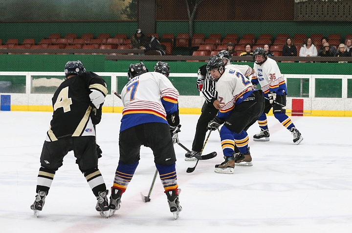 2016Bombers7-17-059.JPG - July 17, 2016 - Snoopy's Senior World Hockey Tournament. Snoopy's Ice House, Santa Rosa, CA, USA