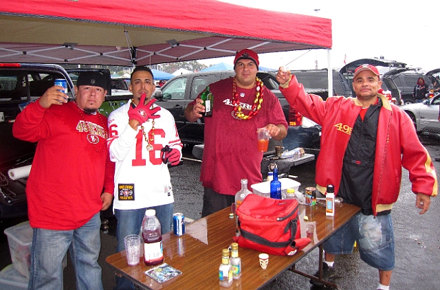 Niners-Raiders-002.JPG - The San Francisco 49ers beat the Oakland Raiders 17-9 at Candlestick Park, October 17, 2010.