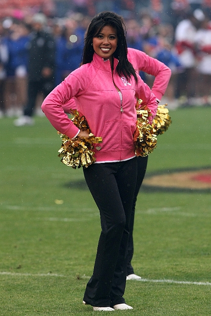 Niners-Raiders-018.JPG - The San Francisco 49ers beat the Oakland Raiders 17-9 at Candlestick Park, October 17, 2010.