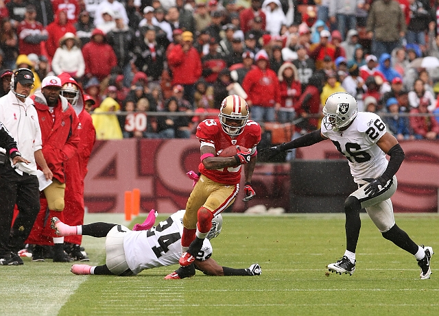 Niners-Raiders-029.JPG - The San Francisco 49ers beat the Oakland Raiders 17-9 at Candlestick Park, October 17, 2010.