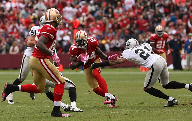 Niners-Raiders-042.JPG - The San Francisco 49ers beat the Oakland Raiders 17-9 at Candlestick Park, October 17, 2010.
