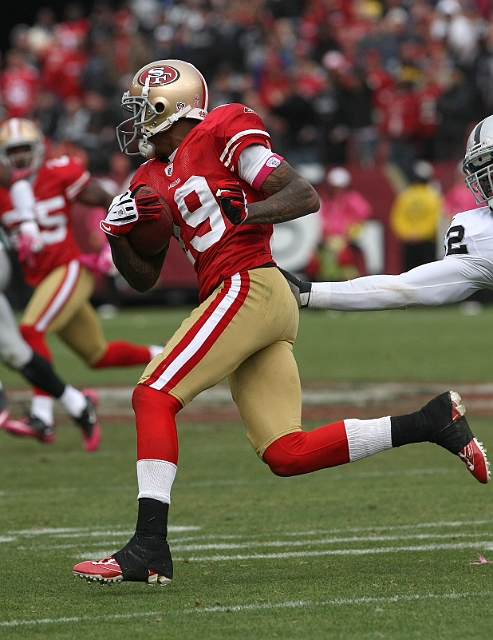Niners-Raiders-059.JPG - The San Francisco 49ers beat the Oakland Raiders 17-9 at Candlestick Park, October 17, 2010.