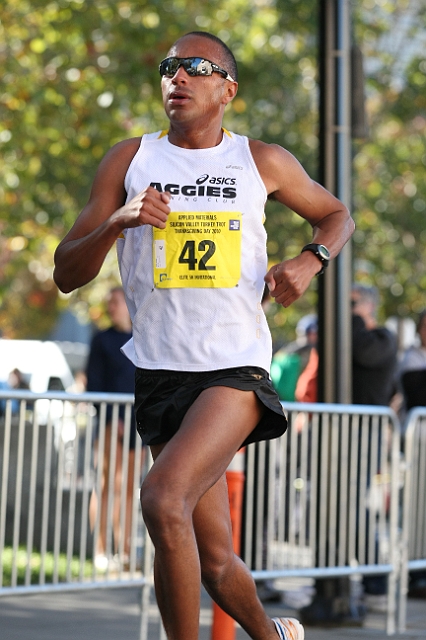 SFA_9165.JPG - 2010 Applied Materials Silicon Valley Turkey Trot Elite 5K, November 25, San Jose< California